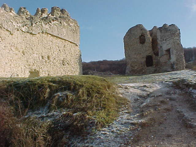 266 - DE TRES IMPRESSIONNANTS REMPARTS.jpg